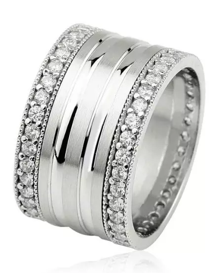 Hvit gull ringer (101 bilder): brede ringer og øredobber med safir, smaragd og topaz 3160_39