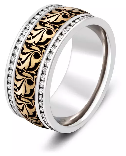 Bijeli zlatni prstenovi (101 fotografije): široki prstenovi i minđuše sa safirom, smaragdom i topazom 3160_49