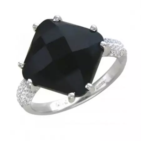 ແຫວນຄໍາສີຂາວ (101 ຮູບ): ແຫວນກວ້າງແລະຕຸ້ມຫູທີ່ມີ sapphire, Emerald ແລະ topaz 3160_81