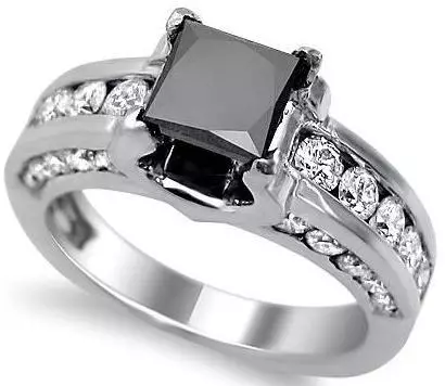 戒指與黑鑽石（51張照片）：黑色和白色石頭，帶有大鑽石和珍珠的環軌道 3162_16