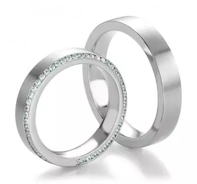 Inele de nunta cu pietre (50 de fotografii): Este posibil un inel de nunta feminin cu pietre negre intr-un cerc 3167_33
