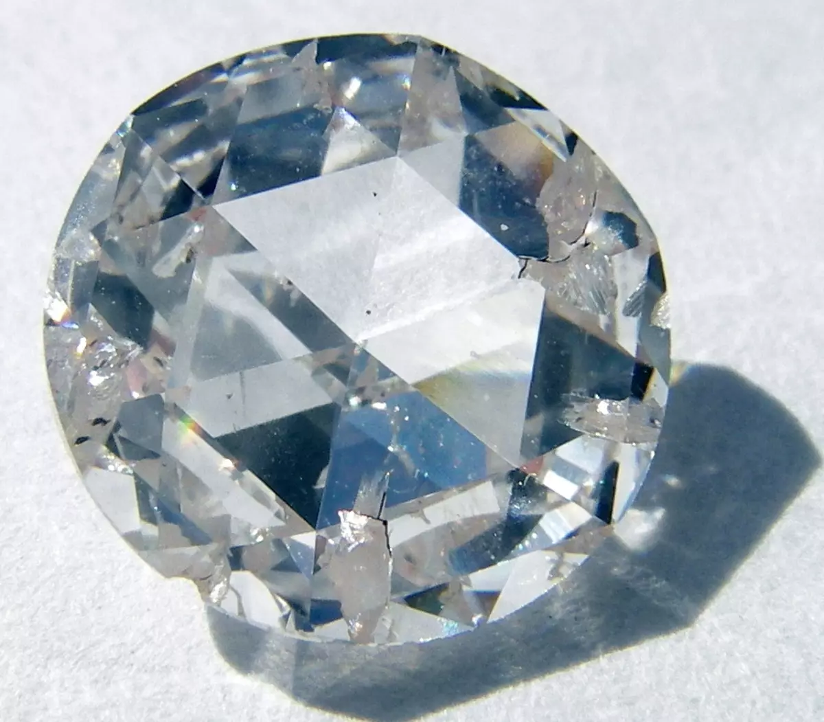 Prstan z velikim diamantom (51 fotografij): ekskluzivni modeli z velikimi Brilylands 3168_6