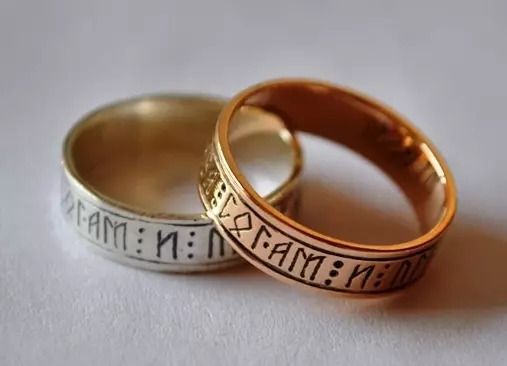 Slavic Wedding Rings (35 mga larawan): Mga modelo ng kasal na may mga simbolo ng Slavic at may kasal, mga panuntunan ng kanilang suot 3170_25