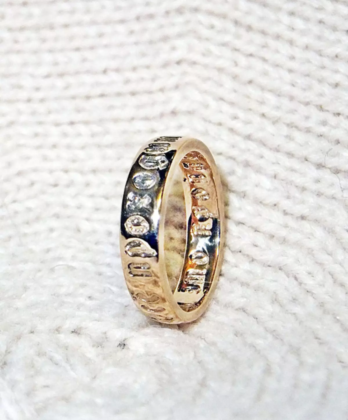 Златни венчани прстенови (110 фотографија): Колико производа је направљено од жутог златног злата 3171_66