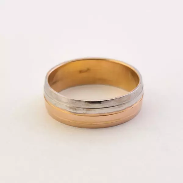 Златни венчални прстени (110 фотографии): Колку производи се направени од жолто златно златно доба 3171_7