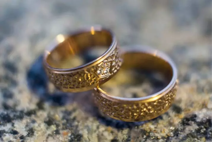 Golden Wedding Rings (110 foto's): Hoeveel produkte is gemaak van geel goud goue era 3171_92