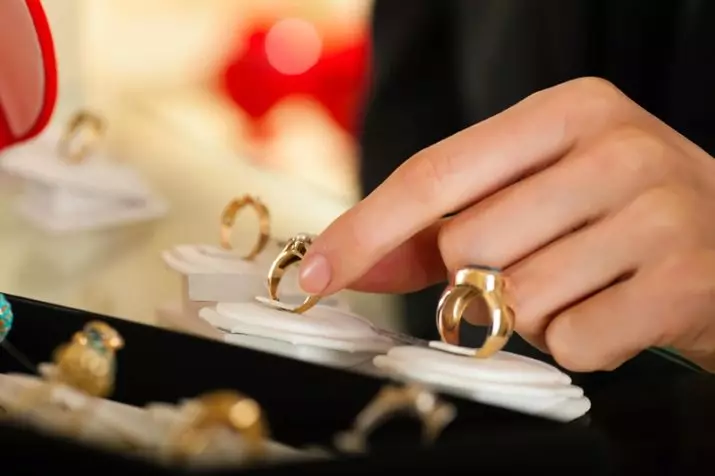 Golden Wedding Rings (110 mga larawan): Magkano ang mga produkto ay gawa sa dilaw na ginto ginintuang edad 3171_97