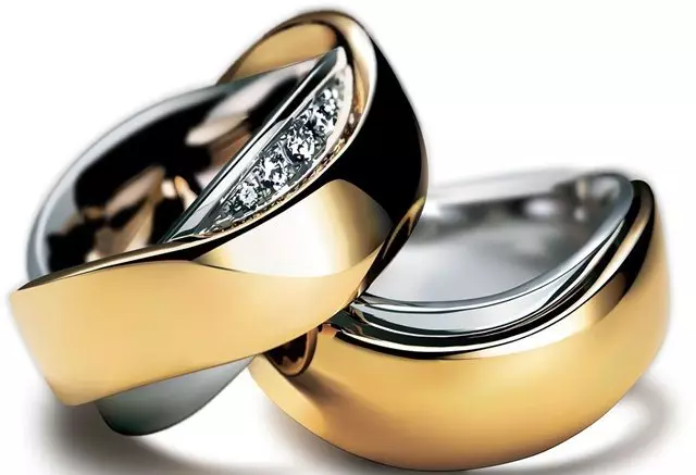 Double Wedding Rings (41 Photos): Wedding Ring sa isang daliri at iba pang mga modelo 3177_34