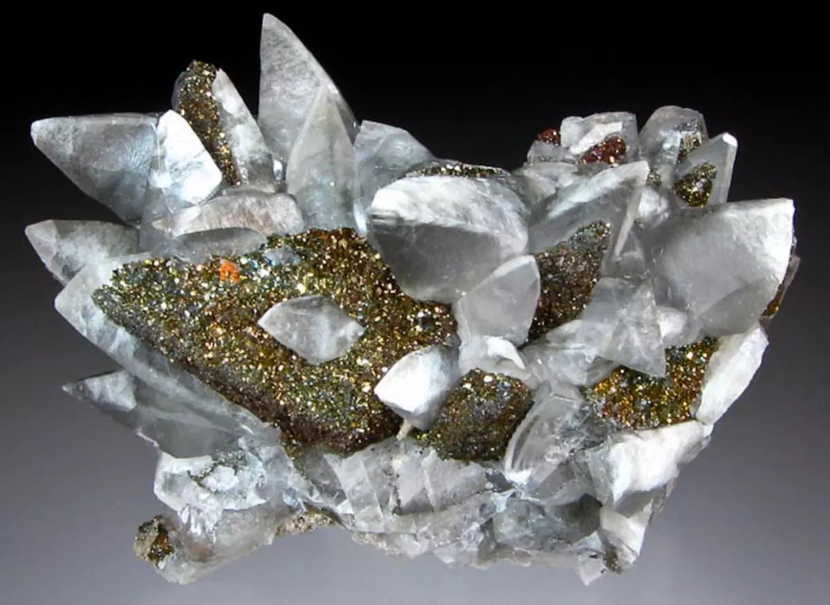 Marcazite (43 Foto): Nama lain - Drip Silver dan Radiant Cchedan. Sifat sihir Marcasit, yang sesuai, contoh perhiasan 3181_29
