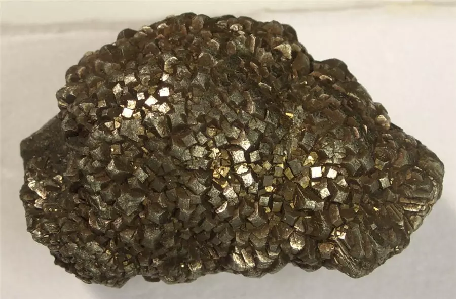 Marcazite（43写真）：その他の名前 - 銀と輝くCChedanを滴下します。宝石類の魔法の特性、宝石類の例 3181_34