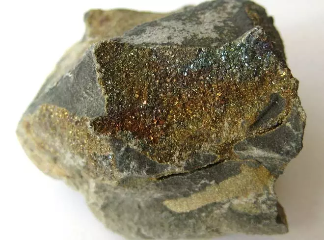 Marcazite（43写真）：その他の名前 - 銀と輝くCChedanを滴下します。宝石類の魔法の特性、宝石類の例 3181_5