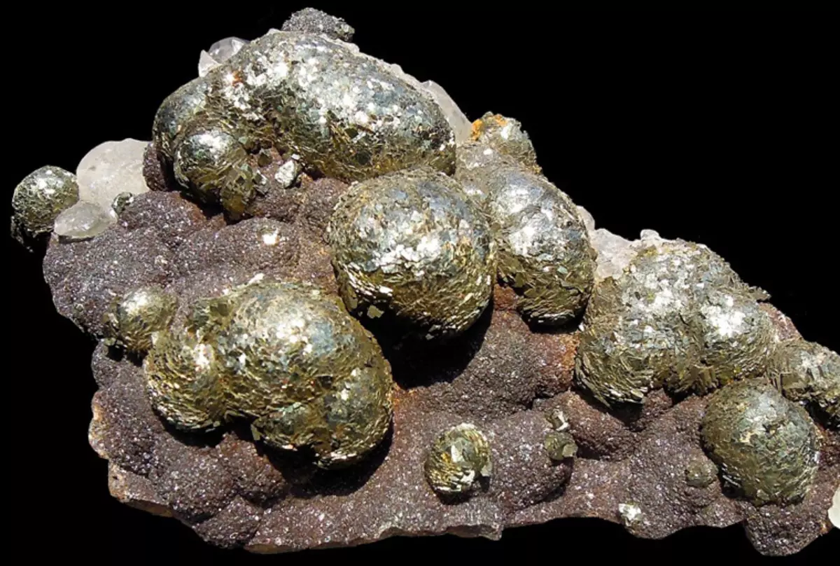 Marcazite (43 صور): أسماء أخرى - بالتنقيط الفضة وcchedan اشعاعا. خصائص سحرية من marcasit، الذي هو مناسبة، والأمثلة من المجوهرات 3181_9