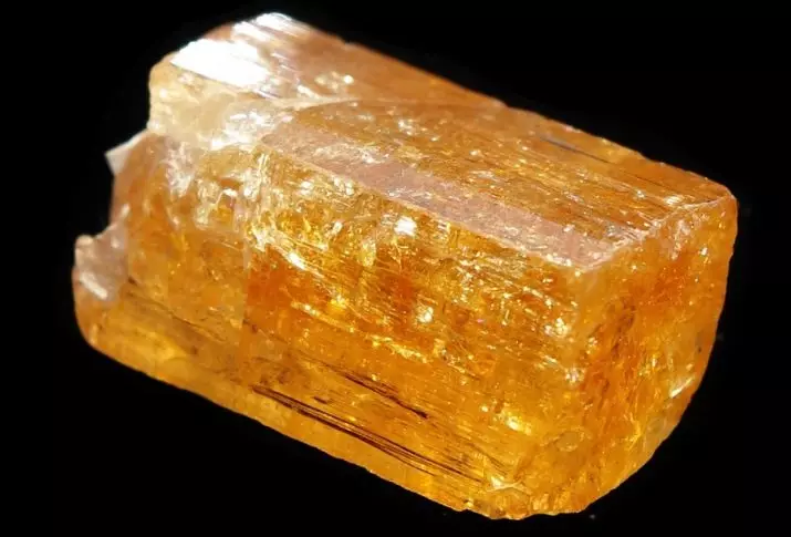 Topaz (35 photos): Stone properties. What types and colors of the mineral are? The value of the topaz for a person. What does he look like? 3183_3