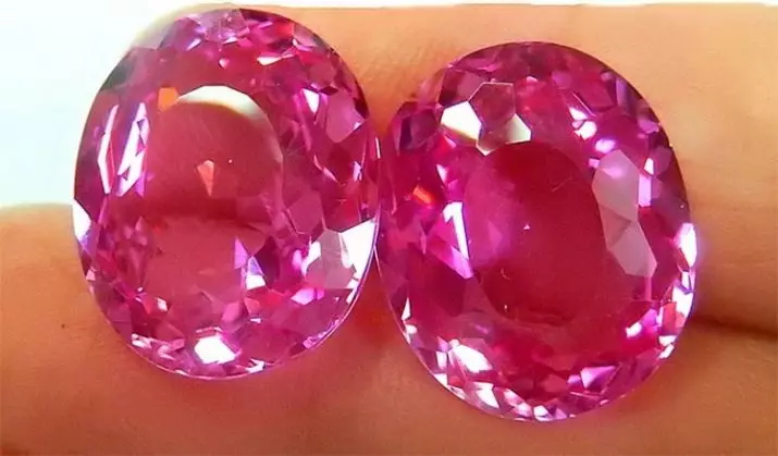 Рожеві камені (51 фото): назви дорогоцінних, напівкоштовних і виробних каменів рожевого кольору. Їх застосування у виготовленні ювелірних виробів 3186_27