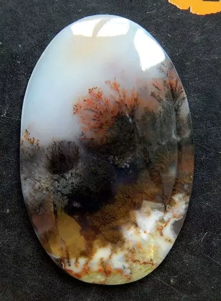 Kamen agat (62 fotografije): čarobna svojstva minerala, vrijednost za ljude, značajke kamena ružičastih i žutih boja 3188_21