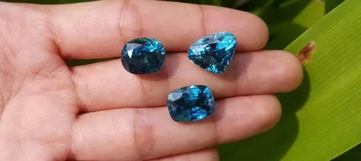 Blue Stones (32 รูป): ชื่อและคำอธิบายของหินที่มีค่ากึ่งมีค่าและหลากหลายสีน้ำเงินเข้มและสีฟ้าอ่อน 3199_13