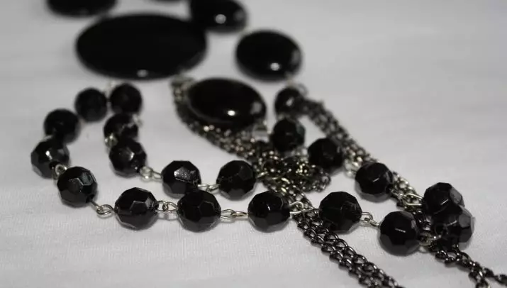 Black Pearls (27 bilder): Magic og terapeutiske egenskaper av stein. Hvor mye koster det og hvem passer? Hvor er de mørke perlene gruvedrift? 3200_2