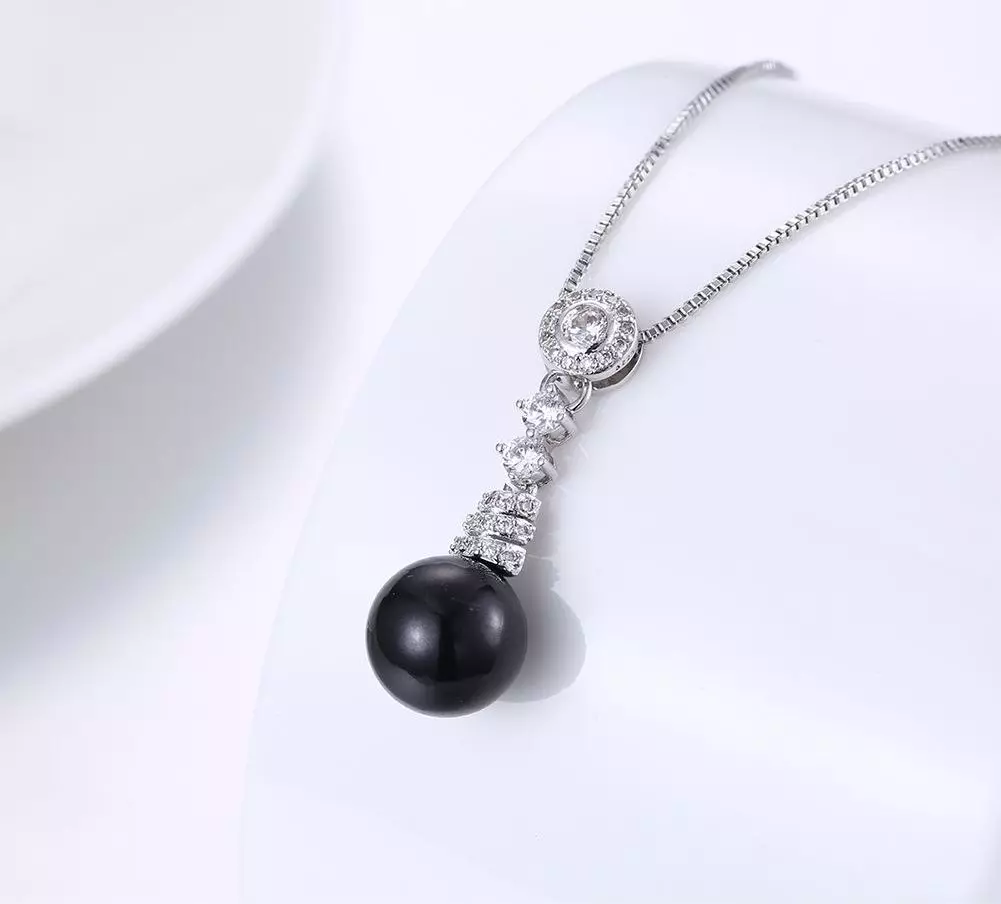 Black Pearls (27 ပုံ) - မှော်နှင့်ကုထုံးဂုဏ်သတ္တိများ။ ဘယ်လောက်ကုန်ကျလဲ, မှောင်မိုက်ပုလဲသတ္တုတွင်းများဘယ်မှာလဲ။ 3200_20