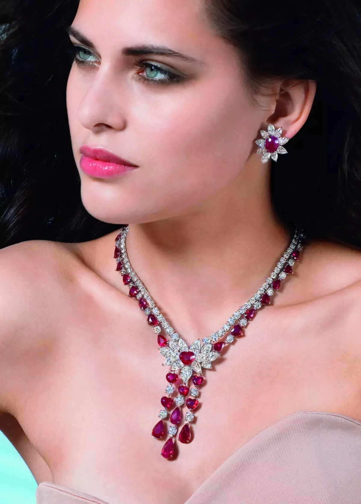 Женщина драгоценность. Рубиновое ожерелье ( Ruby Necklace). Женские украшения. Красивая бижутерия.