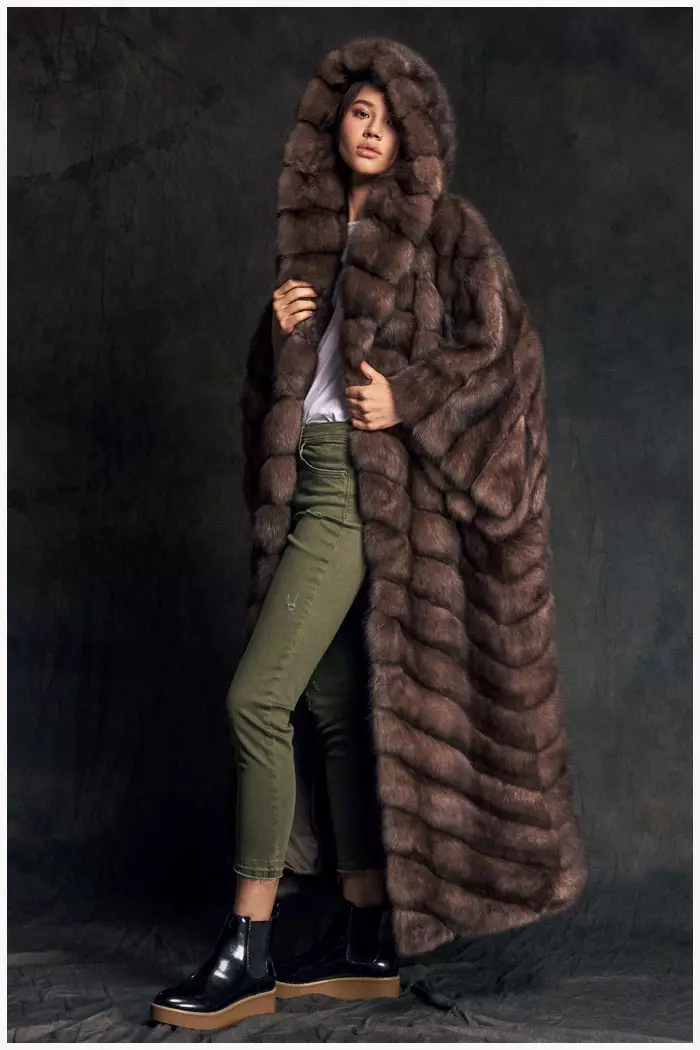 Catherine's fur coats (32 photos): Overview of models made of fur and reviews about quality 321_22
