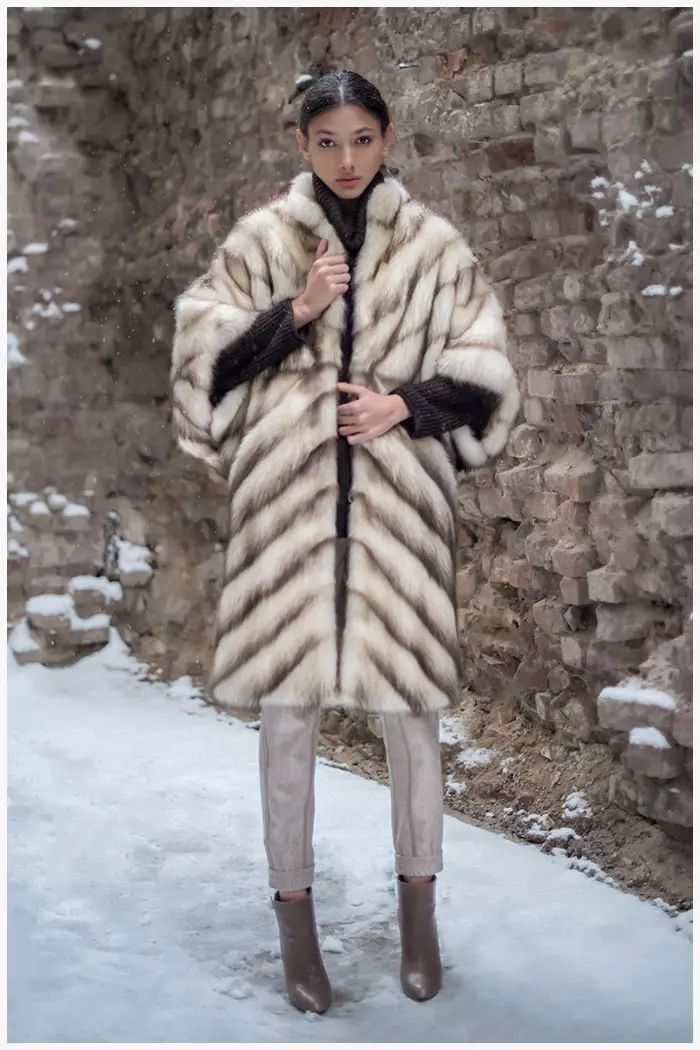 Catherine's Fur Coats (32 Photos): Pangkalahatang-ideya ng mga modelo na gawa sa balahibo at mga review tungkol sa kalidad 321_7