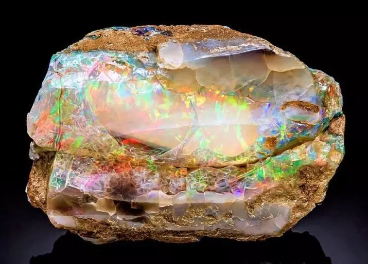 Opal (74 foto's): Wat is dit? Stone eienskappe. Beskrywing van die Australiese en Pink, blou en Ander Opala 3228_18