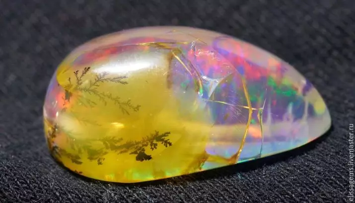 Opal (74 Foto): Apa itu? Sifat batu. Perihalan Australia dan merah jambu, biru dan lain-lain opala 3228_20