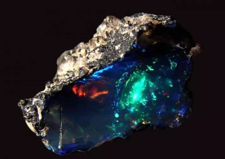 Opal (74 foton): Vad är det? Stenegenskaper. Beskrivning av den australiensiska och rosa, blåa och andra opala 3228_21