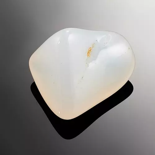 White precious at semi-precious stones (25 larawan): Natural transparent stones, na ginagamit sa paggawa ng alahas 3229_11