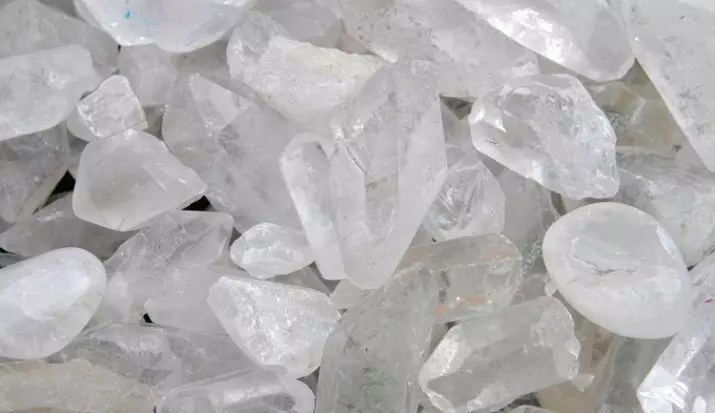 Pedras preciosas e semipreciosas brancas (25 fotos): pedras transparentes naturais, que são usadas na fabricação de jóias 3229_2