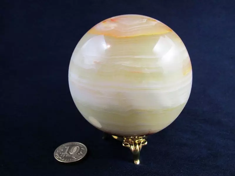 onyx (64 ຮູບ): magic ແລະຄຸນສົມບັດອື່ນໆຂອງຫີນ, ມູນຄ່າຂອງມັນສໍາລັບມະນຸດ. ຜະລິດຕະພັນຈາກ onyx. ລາຍລະອຽດຂອງແກນຂອງສີຂາວແລະ marble, ສີບົວແລະສີອື່ນໆ 3230_15