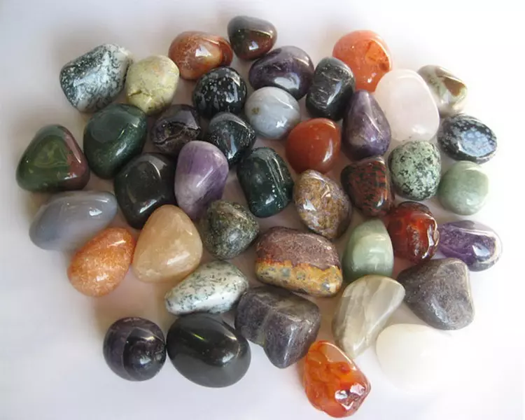 Onyx (64 fotos): màgia i altres propietats de pedra, el seu valor per als humans. Productes de Onyx. Descripció de les pedres de color blanc i marbre, rosa i altres colors 3230_5