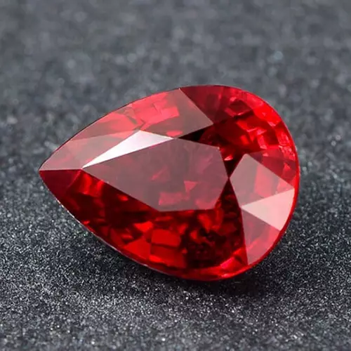 Ruby Stone（55張）：礦物質的樣子和誰適合誰？紅粉色自然石的魔法特性。剛玉在哪裡？ 3240_12