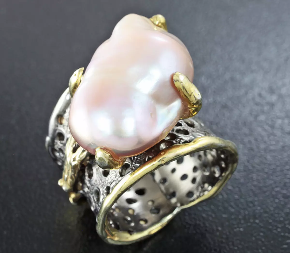 Baroque Pearls (27 wêne): Ew çi ye û çi tê gotin? Pearlên xwezayî yên sirûştî irregular, pearlên mezin ên bêhempa yên mezin 3246_21