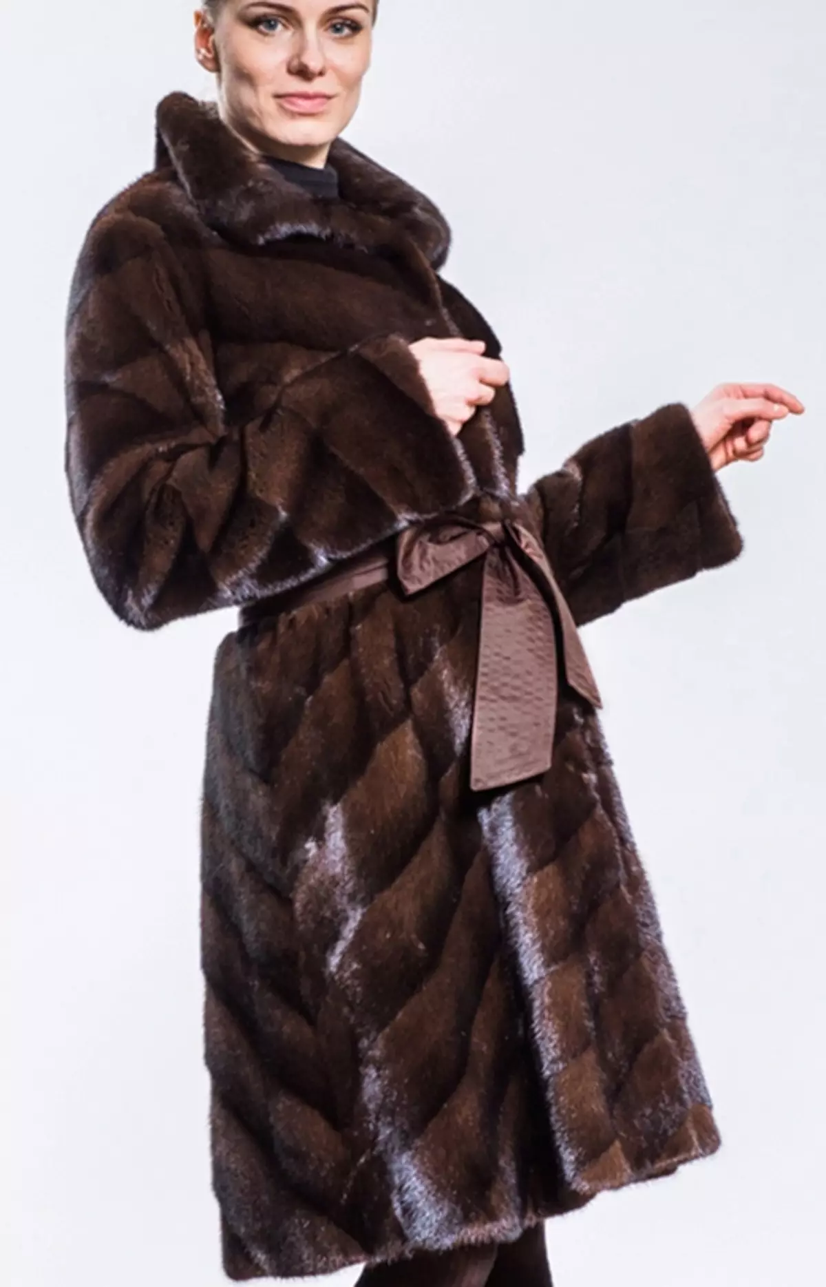 Lupe-Fur-Mäntel (45 Fotos): Modelle aus verschiedenen Pelz aus Tatiana-Magnical, Bewertungen 324_11
