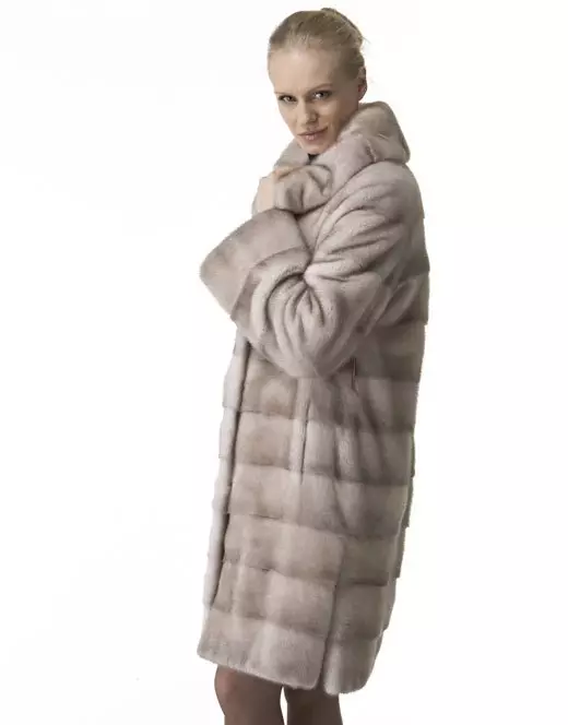 Μεγέθυνση γούνα παλτά (45 φωτογραφίες): μοντέλα από διαφορετικές γούνες από την Tatiana Magnical, σχόλια 324_12