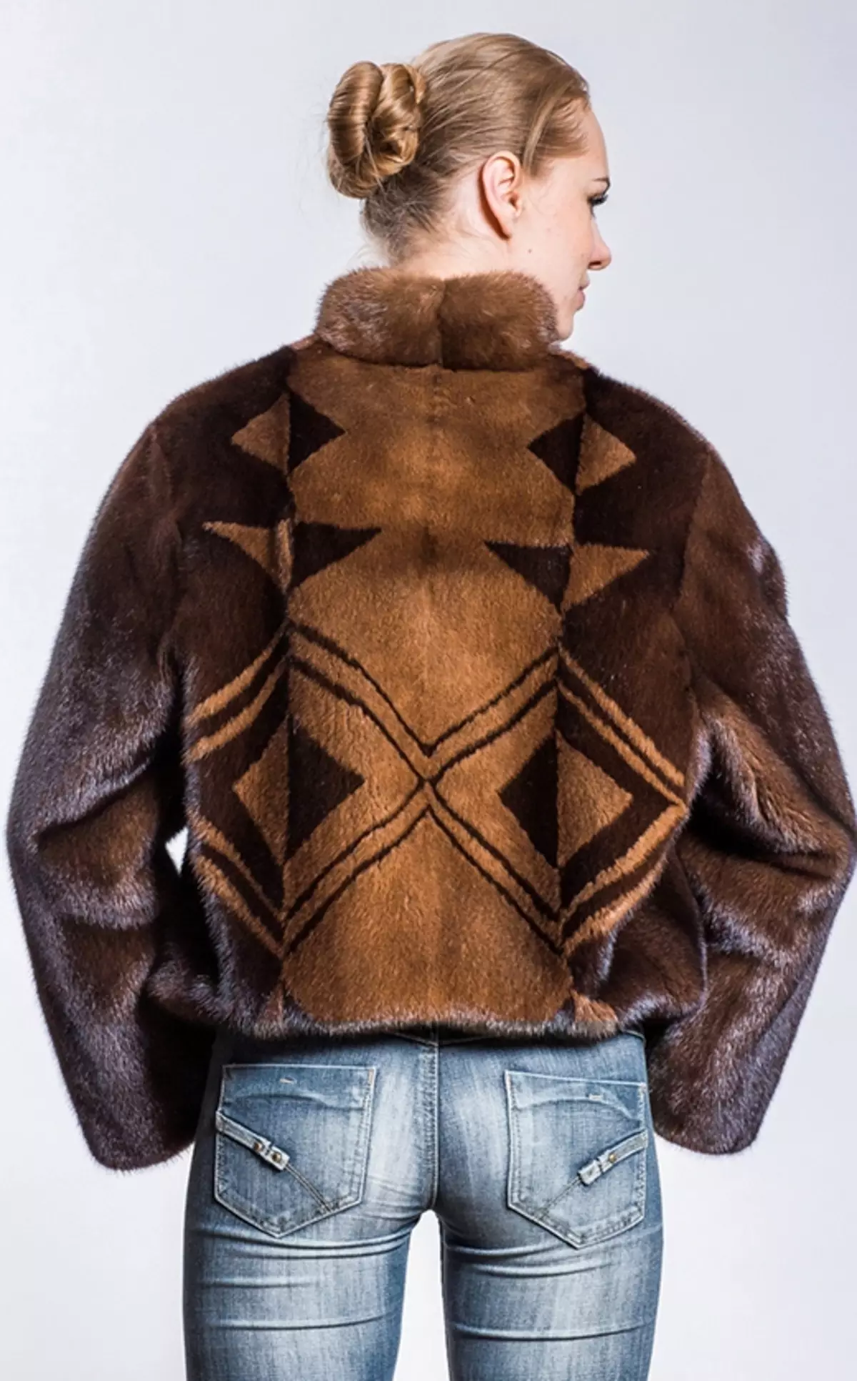 Magnifier Fur Coats (45 foto): Model dari Bulu Berbeda dari Tatiana Magnical, Reviews 324_22