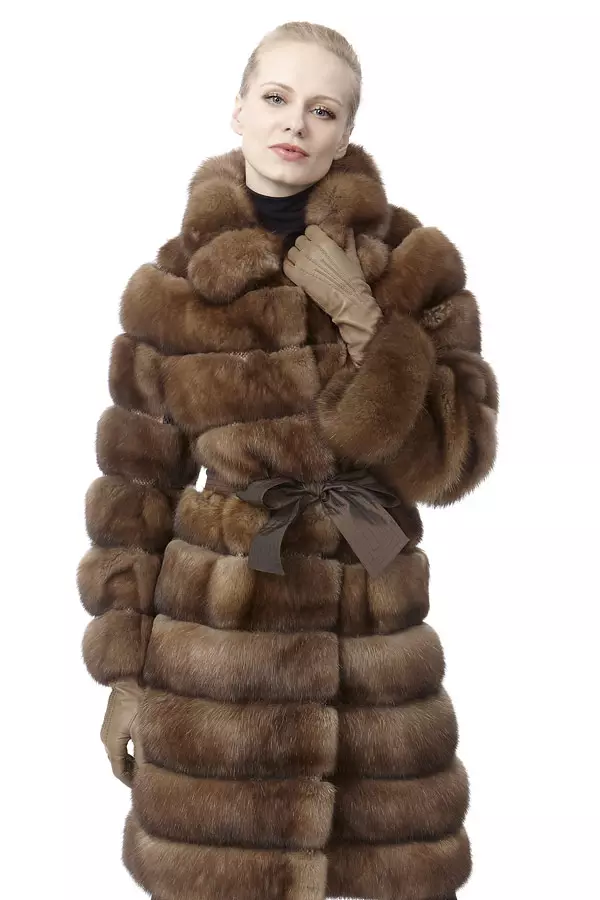 Magnifier Fur Coats (45 foto): Model dari Bulu Berbeda dari Tatiana Magnical, Reviews 324_23