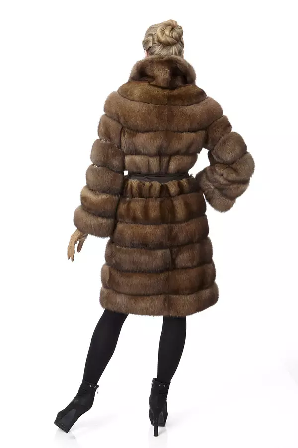Magnifier Fur Coats (45 foto): Model dari Bulu Berbeda dari Tatiana Magnical, Reviews 324_24