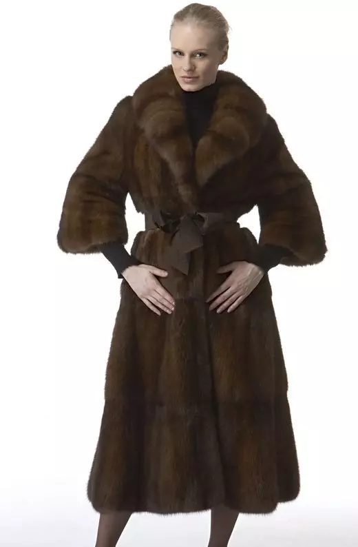 Magnifier Fur Coats (45 Mga Litrato): Mga Modelo gikan sa lainlaing mga balahibo gikan sa Tatiana Magsalical, Reviews 324_25