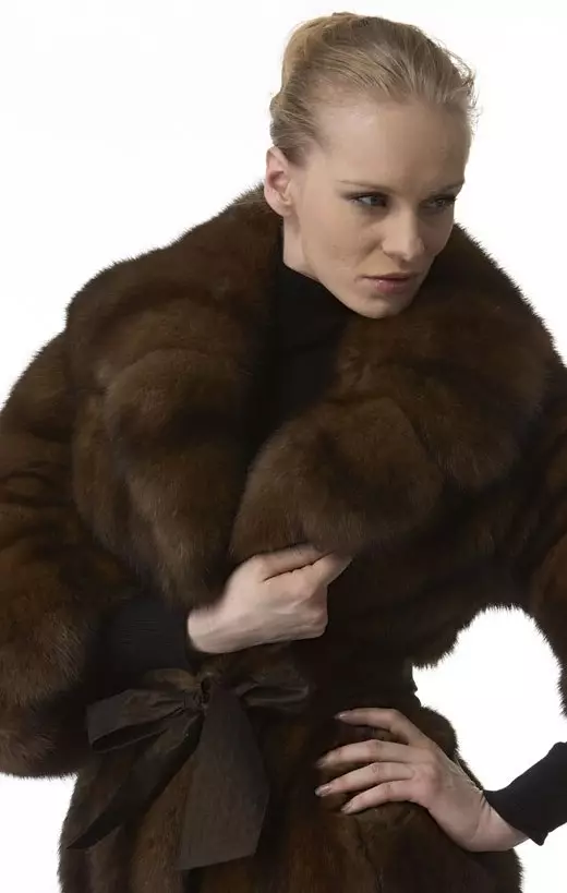 Förstoringsglas Fur Coats (45 Bilder): Modeller från olika päls från Tatiana magnal, recensioner 324_26