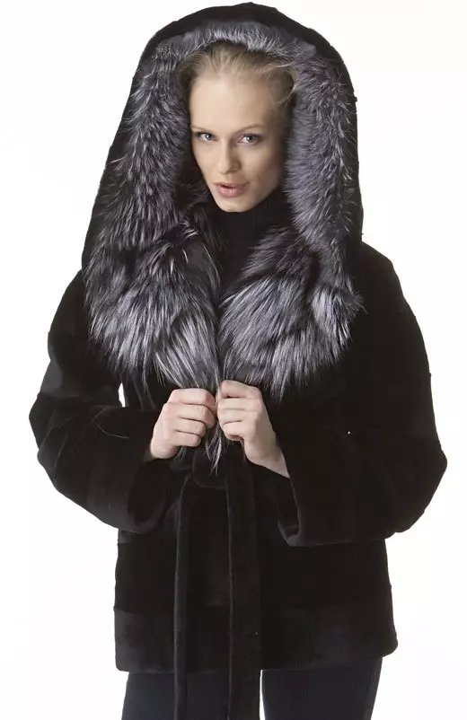 COATS FUR MAGNIFER (45 Lluniau): Modelau o ffwr gwahanol o Magnicanaidd Tatiana, Adolygiadau 324_4