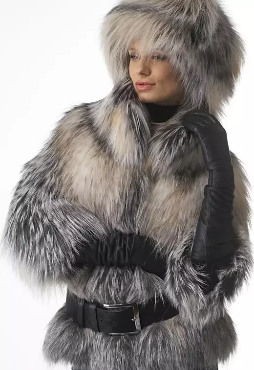 Magnifier fur coats (45 mga larawan): mga modelo mula sa iba't ibang balahibo mula sa Tatiana magnical, mga review 324_40