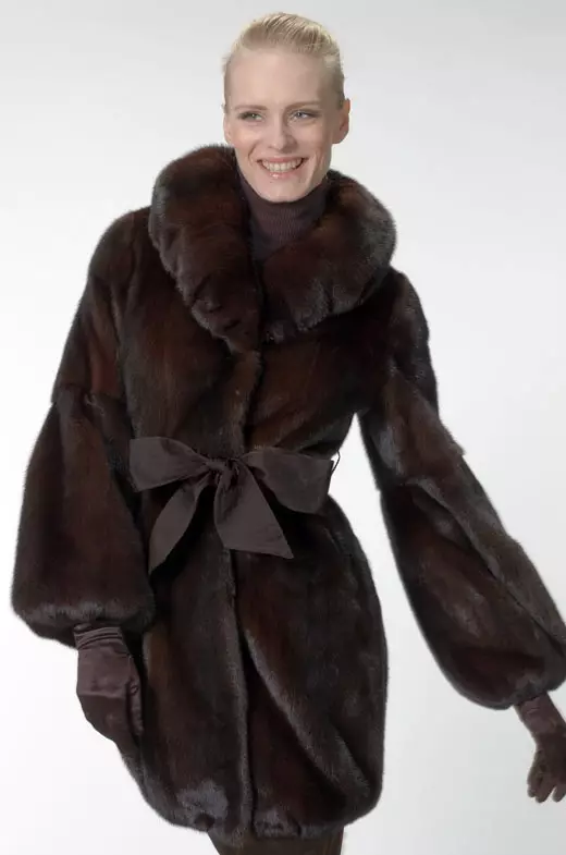 Magnifier Fur Coats (45 Billeder): Modeller fra forskellige pels fra Tatiana Magnical, Anmeldelser 324_7
