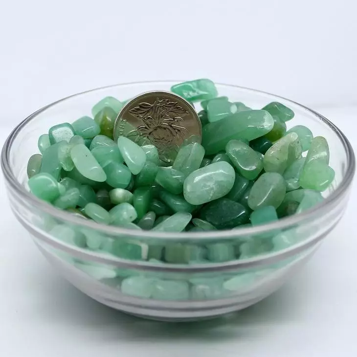 Aventurine سبز (22 عکس): معنی، خواص درمانی و جادویی سنگ. چه کسی می آید؟ چگونه سنگ طبیعی را از جعلی تشخیص دهیم؟ 3258_12