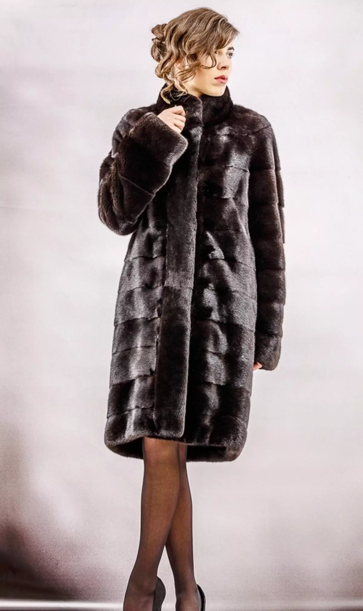 Mermeriny Fur Coats (37 mga larawan): Review ng mga naka-istilong modelo mula sa tatak 325_14