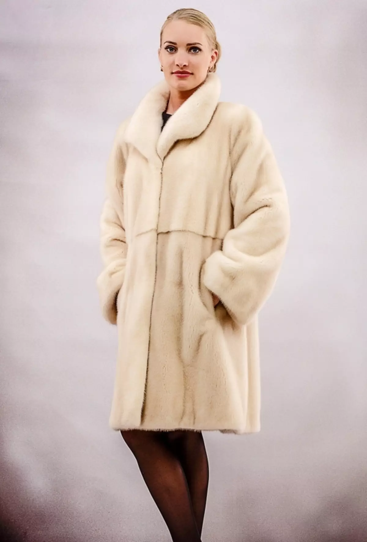 Mermeriny Fur Coats (37 mga larawan): Review ng mga naka-istilong modelo mula sa tatak 325_31