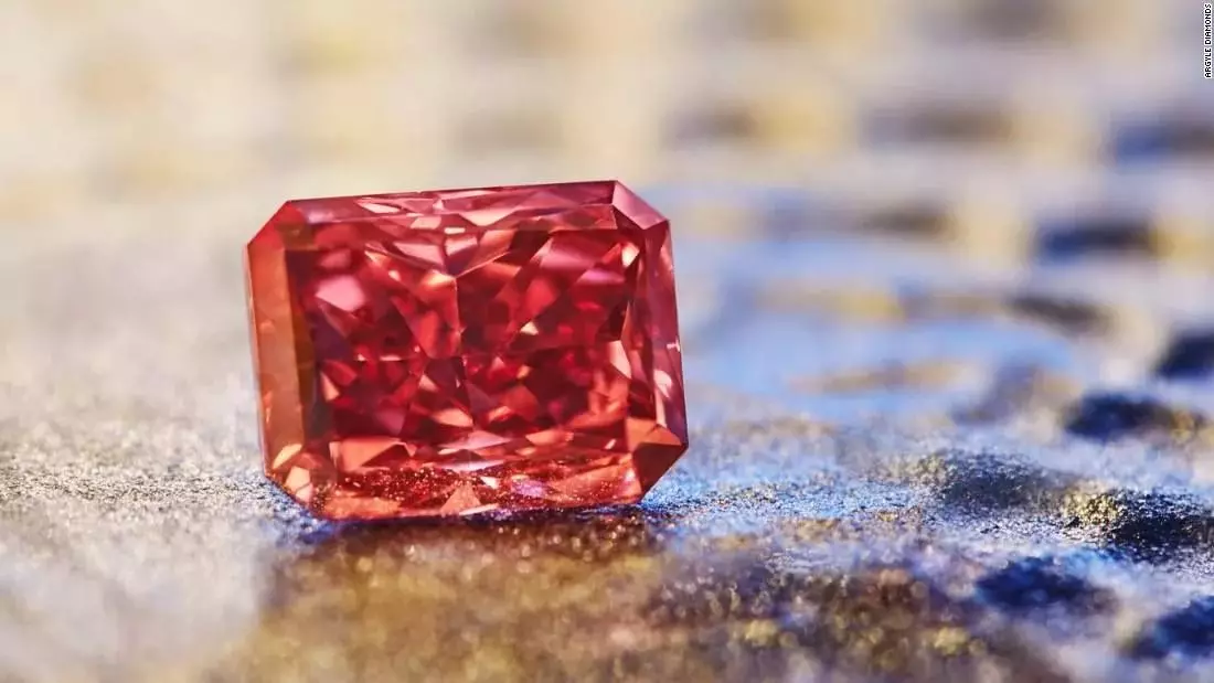 Pedras vermelhas (40 fotos): nomes de pedras preciosas, semipreciosas e diversas de vermelho e Borgonha 3262_13