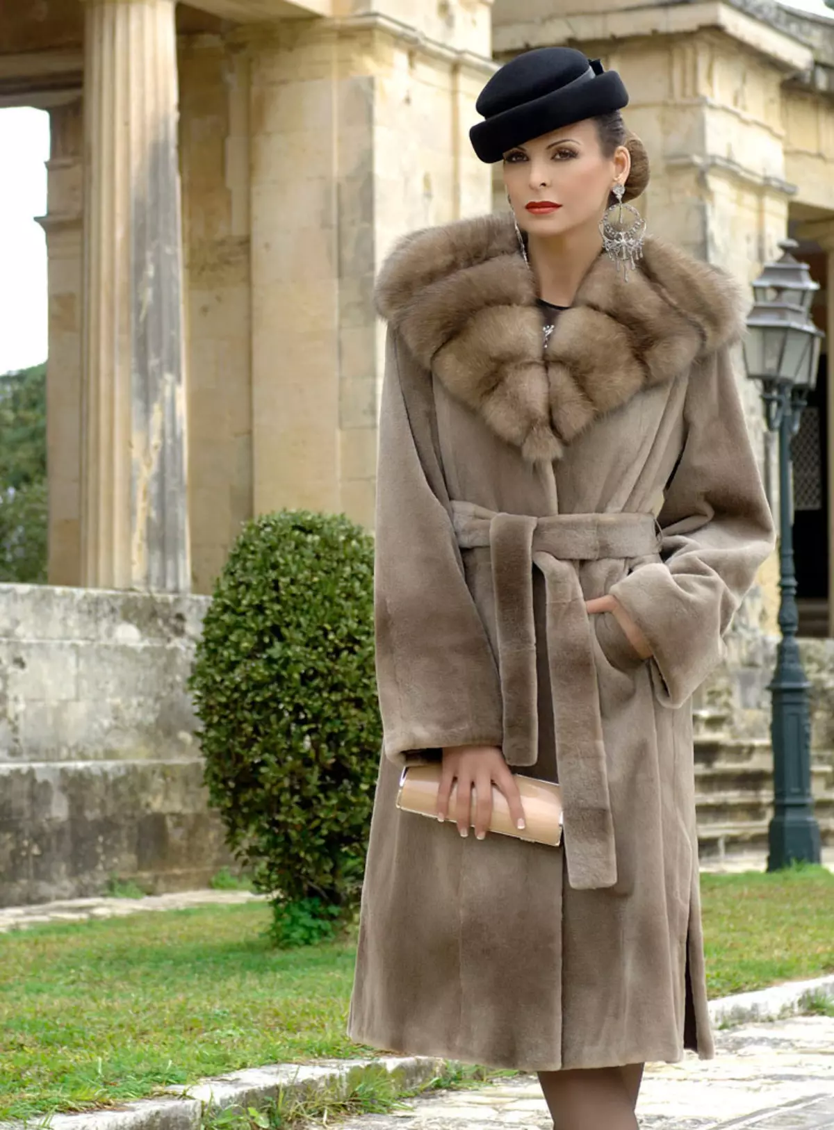 Manzari Fur Coats (36 argazki): Manzari buruzko eredu eta berrikuspenen berrikuspena 326_4