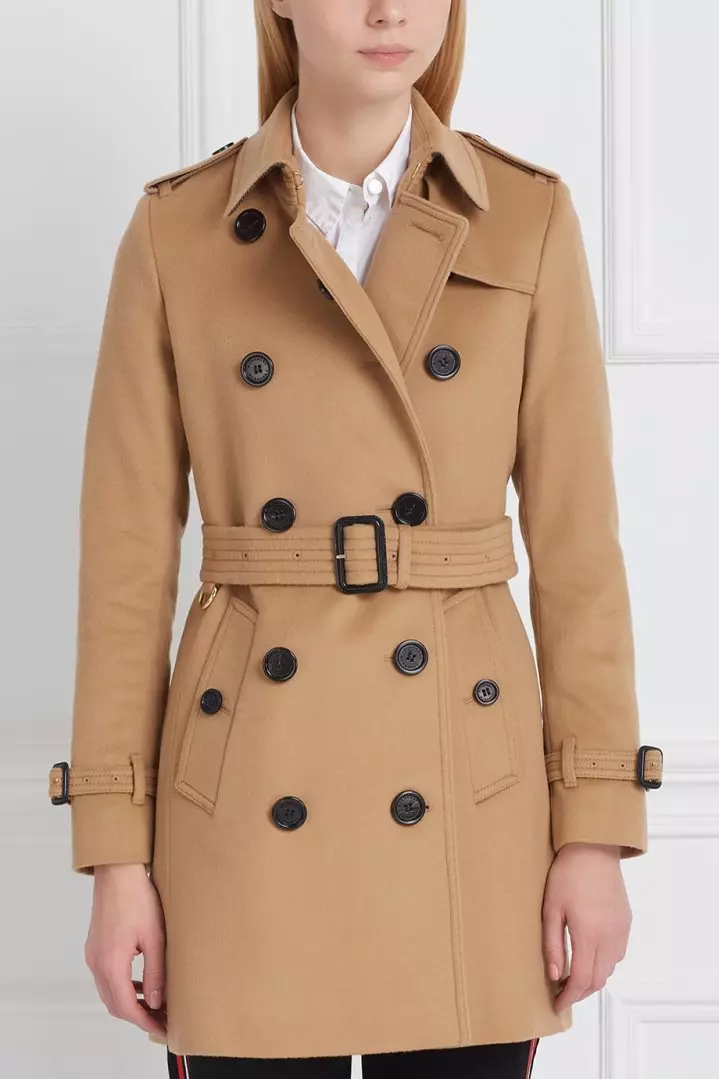 Burberry Coat (80 புகைப்படங்கள்): பெண்களின் மாதிரி பிரிட் மற்றும் பார்பெர்ரி 327_30